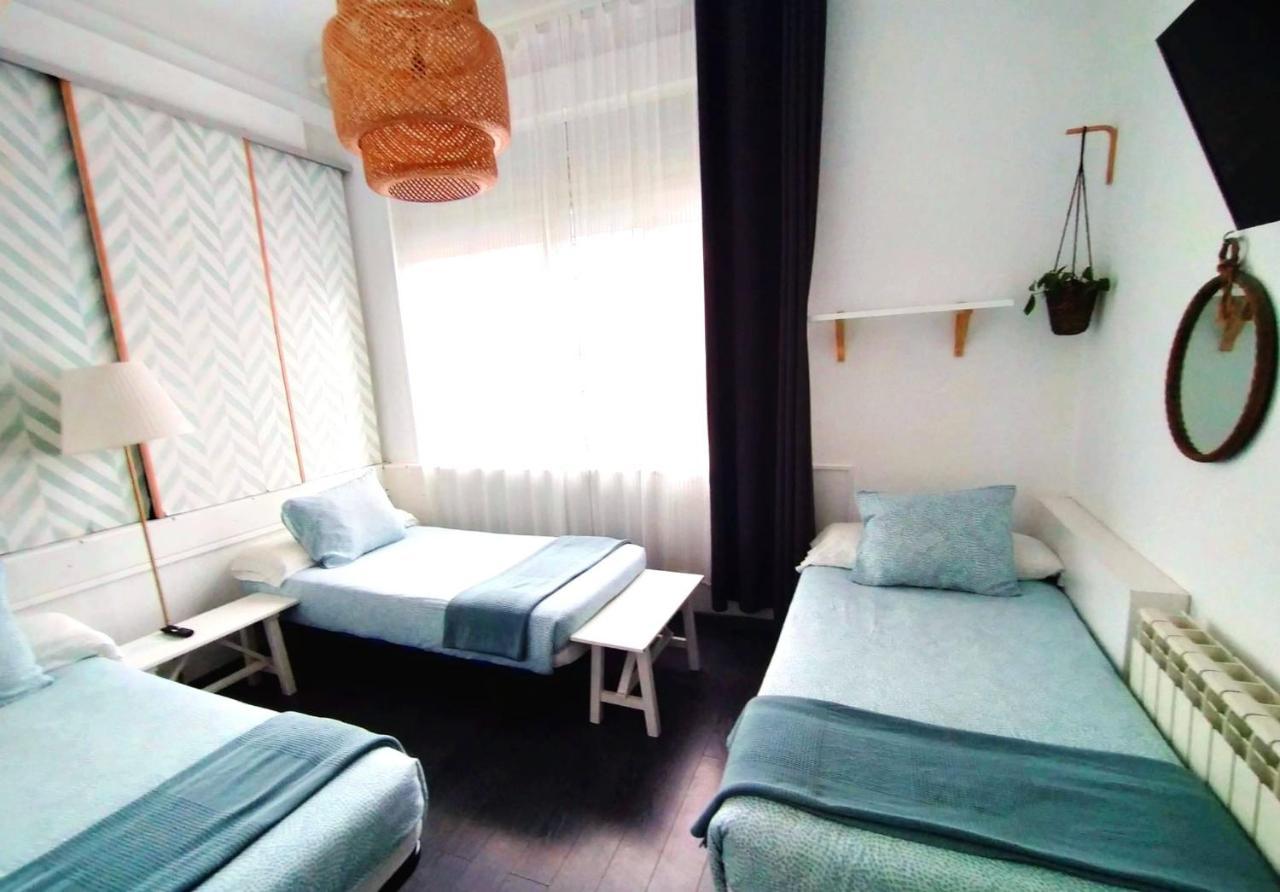 Отель Hostal Mafer Сантьяго-де-Компостела Экстерьер фото